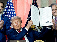 Дональд Трамп подписал прекращающий шатдаун закон о финансировании правительства США