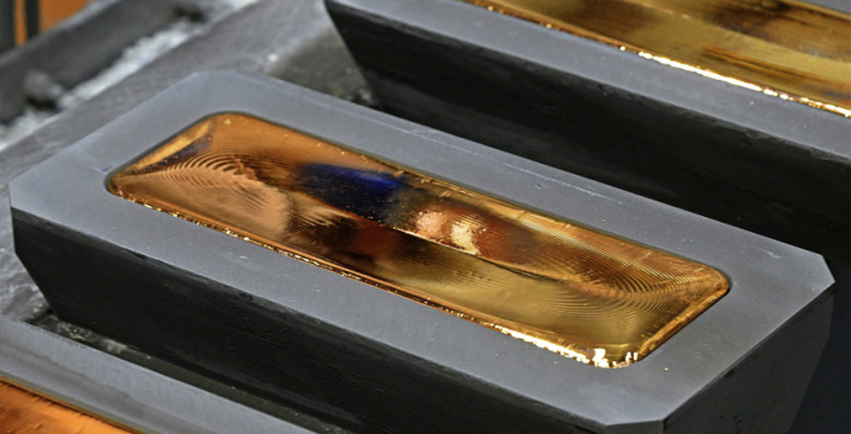 Цены на золото впервые превысили $4,6 тыс. за унцию