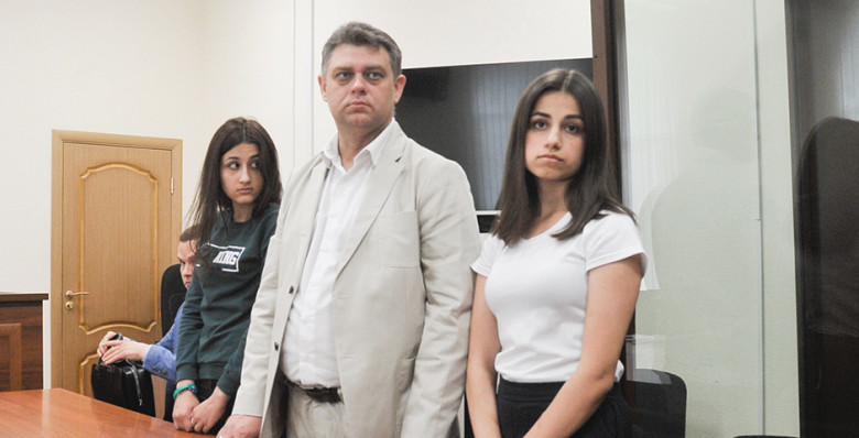 В России возобновили расследование дела против сестер Хачатурян