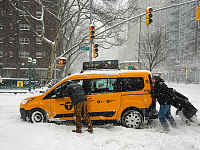 Свыше 1 млн человек в США остались без света из-за снежного шторма