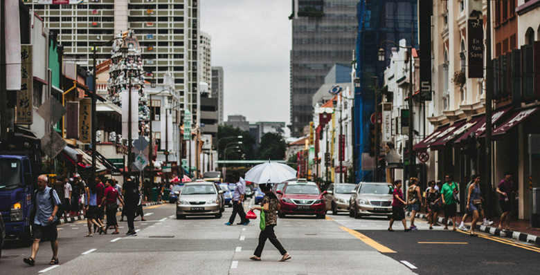 В Сингапуре ввели порку розгами за кибермошенничество