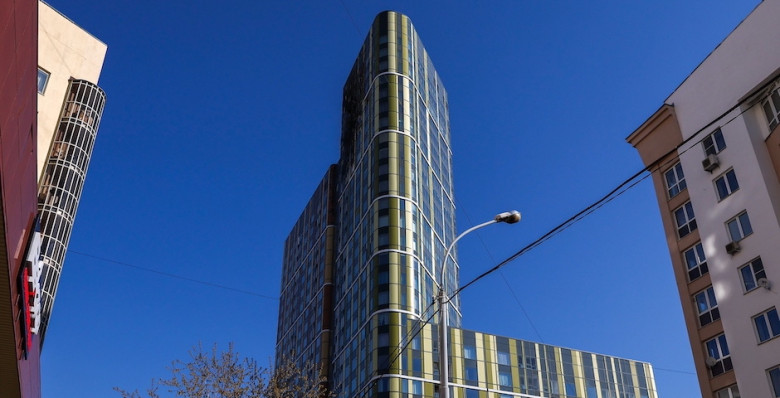 В Екатеринбурге при атаке БПЛА пострадали 44 квартиры в жилом доме