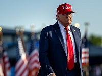 Дональд Трамп подписал закон о налогах и расходах