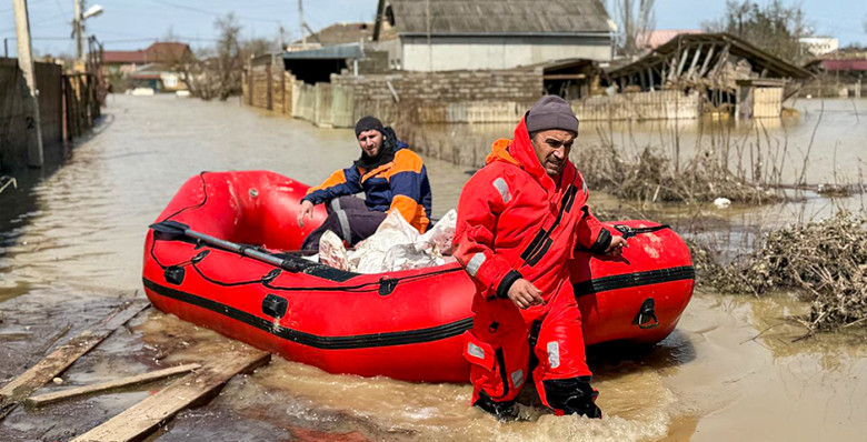 Владимир Путин поручил оказать помощь пострадавшим от паводков в Дагестане