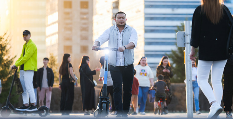 В Казахстане ужесточили правила использования электросамокатов
