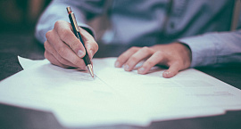 Лариса Долина переносила на 10 дней заключение договора о продаже квартиры