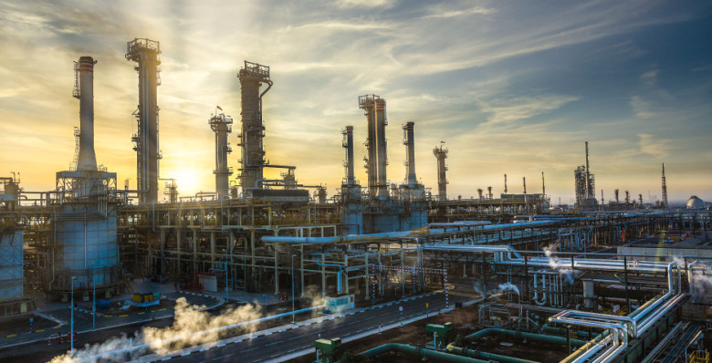 Крупнейший НПЗ в ОАЭ приостановил работу после удара беспилотника