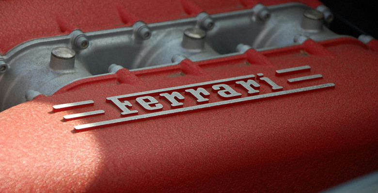 Ferrari сократит выпуск электромобилей в пользу гибридов и ДВС