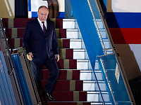 Самолет с Владимиром Путиным приземлился в аэропорту Анкориджа