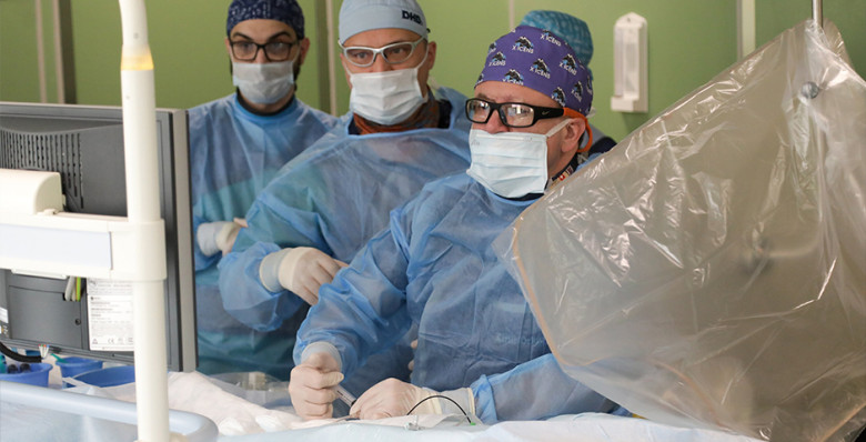 Владимир Путин поручил усилить правовую защиту медиков