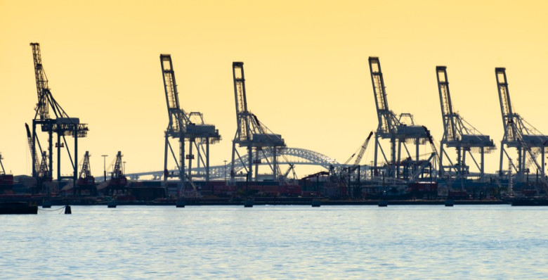 ОАЭ приостановили погрузку нефти в крупнейшем порту из-за удара БПЛА