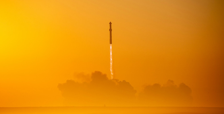 SpaceX успешно провела 10-й тестовый полет Starship