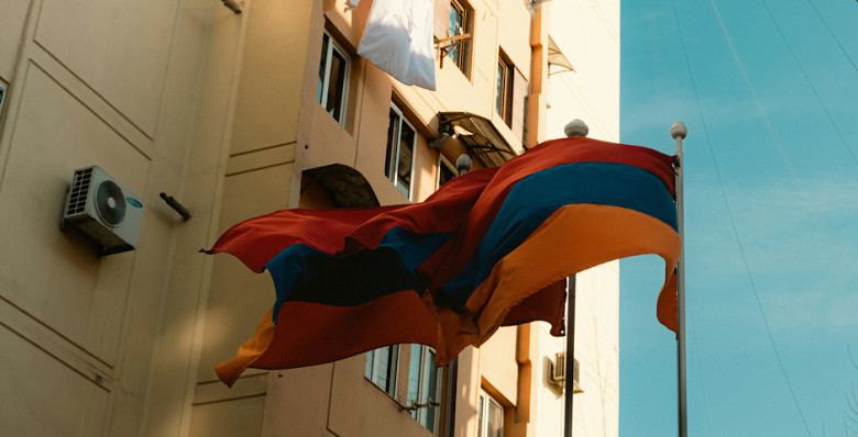 Посольство: россияне могут покинуть Иран через Армению