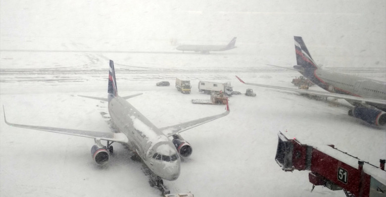 В московских аэропортах отменили 34 рейсов из-за снегопада