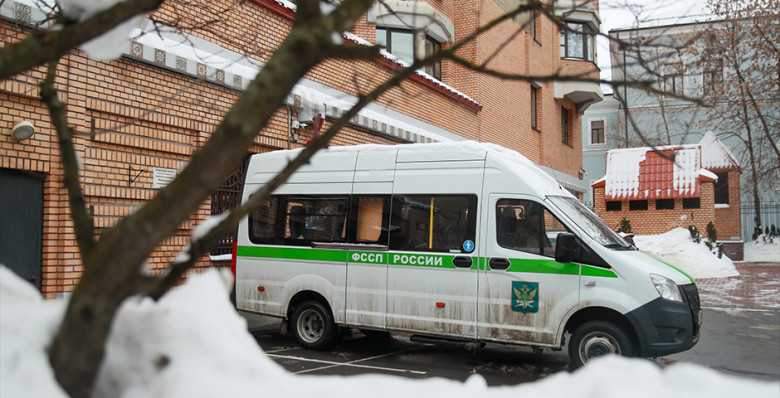 Полина Лурье получила ключи от бывшей квартиры Ларисы Долиной