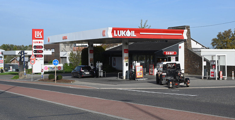 США продлили лицензию на операции с зарубежными АЗС «Лукойла» до 29 апреля