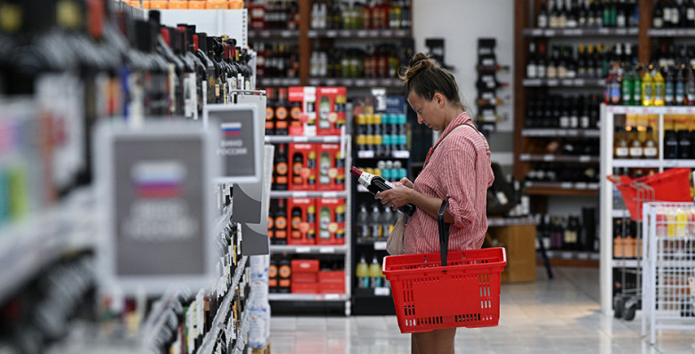 В подмосковном общепите ограничат продажу алкоголя во дворах двумя часами в день