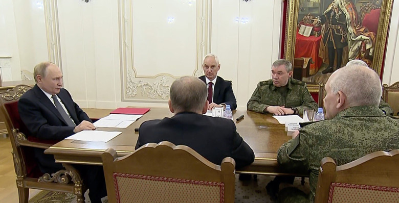 Владимир Путин встретился с военными в свой день рождения