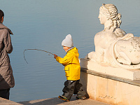 Глава Минпросвещения рассказал об обсуждении запрета телефонов для детей