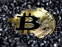 Курс биткойна превысил $122 тысячи