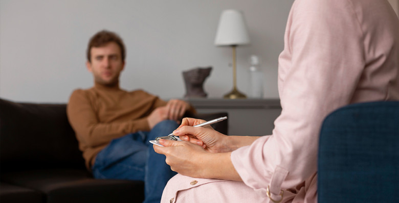 Российские психиатры столкнулись с наплывом пациентов-трудоголиков Российские психиатры столкнулись с наплывом пациентов-трудоголиков