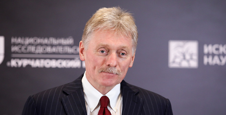 В Кремле назвали несерьезными версии о связи Джеффри Эпштейна со спецслужбами РФ