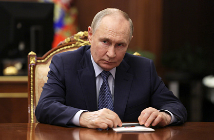 Владимир Путин провел встречу с председателем ВЭБ.РФ Игорем Шуваловым