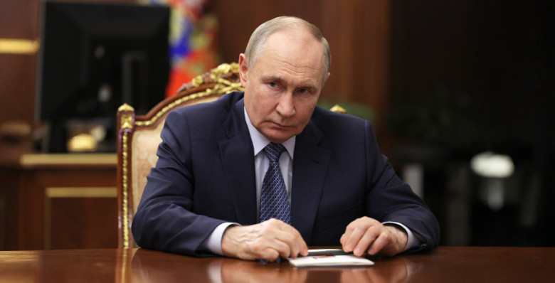 Владимир Путин провел встречу с председателем ВЭБ.РФ Игорем Шуваловым