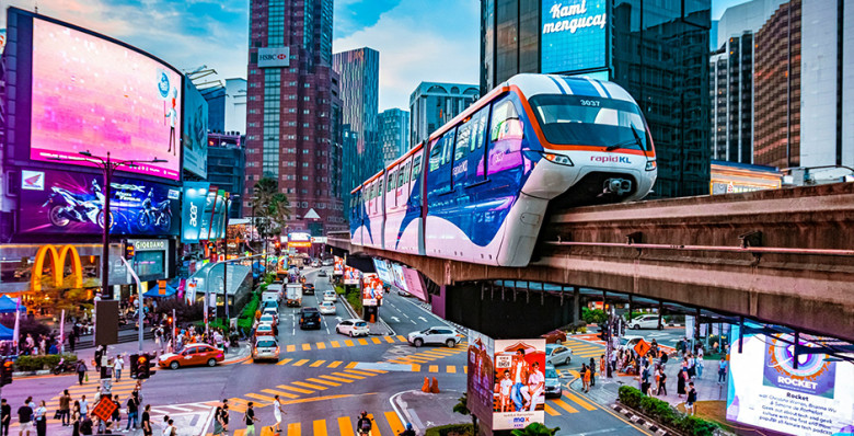 В Малайзии детям до 16 лет запретят сидеть в соцсетях