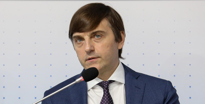 Сергей Кравцов: обсуждать переход школ на 12-летнее обучение пока рано Сергей Кравцов: обсуждать переход школ на 12-летнее обучение пока рано