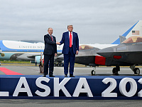 Дональд Трамп заявил, что не считает ошибкой встречу с Владимиром Путиным