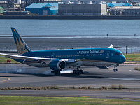 Вьетнамские авиакомпании начали отменять рейсы из-за нехватки топлива