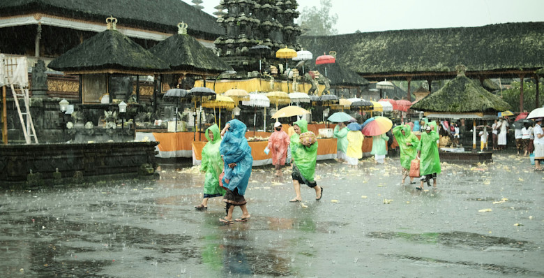На Бали объявили красный уровень опасности из-за проливных дождей