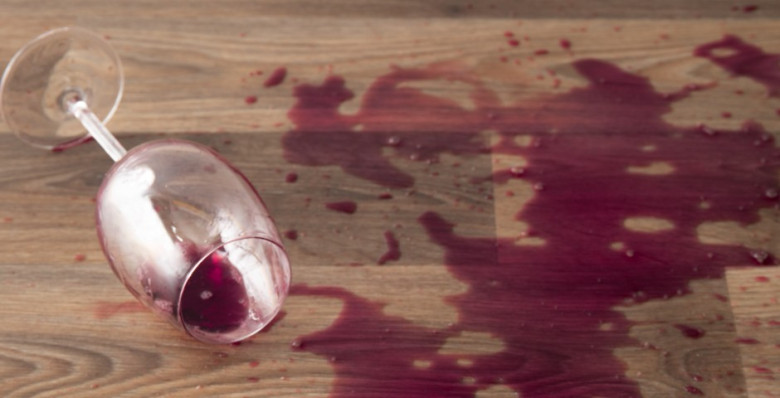 Никита Михалков не раскрыл личность облившего Владимира Путина вином