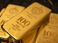 Фьючерсы на золото выросли до рекордных $4,7 тыс. за унцию