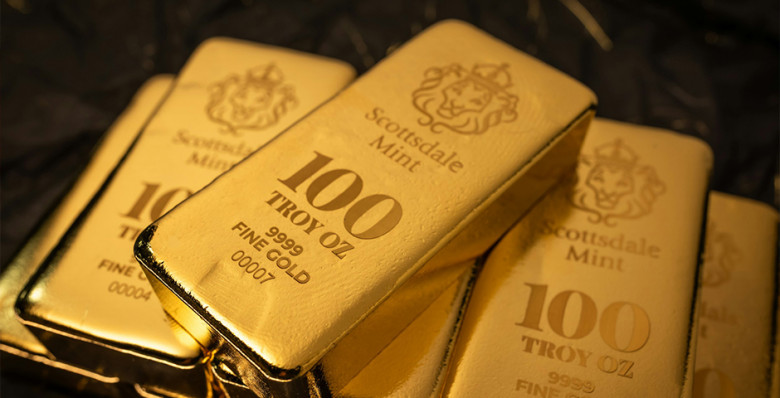 Фьючерсы на золото выросли до рекордных $4,7 тыс. за унцию