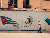 В посольстве России рассказали о переселении туристов на Кубе в другие отели