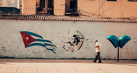 В посольстве России рассказали о переселении туристов на Кубе в другие отели