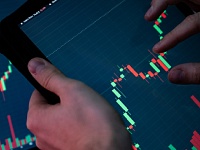 Нефть Brent опустилась ниже $65 за баррель на фоне ответных пошлин Китая