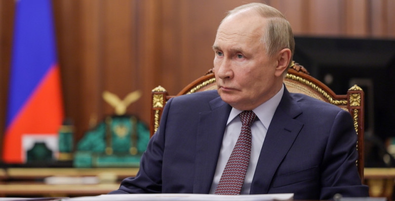 Кремль: Владимир Путин открыт к мирному урегулированию на Украине