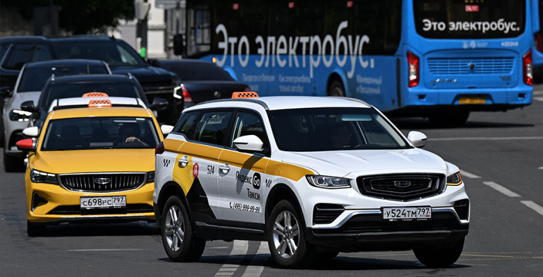 Стоимость патента для таксистов в Москве вырастет до 9 тыс. рублей