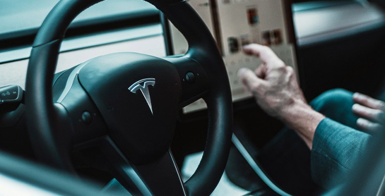 Прибыль Tesla упала на 16% из-за резкого снижения спроса