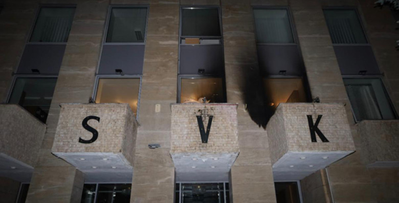 Русский дом в Праге закидали «коктейлями Молотова»