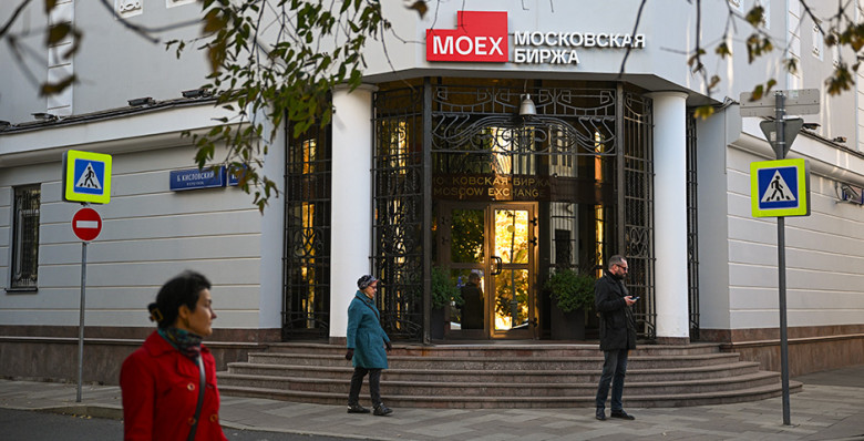Рублю прогнозируют мягкую осень