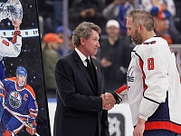 Александр Овечкин побил рекорд Уэйна Гретцки