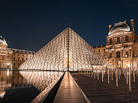 СМИ узнали о попытке грабителей продать украденные драгоценности из Лувра через даркнет