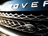 Jaguar Land Rover приостановил поставки в США из-за пошлин