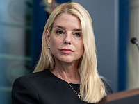 Дональд Трамп объявил об отставке Пэм Бонди с поста генпрокурора США