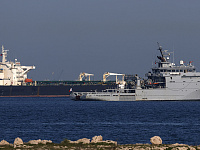 Франция сняла арест с задержанного танкера Deyna