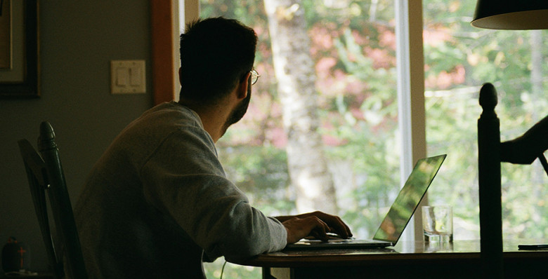 Разрыв в зарплатах удаленщиков и офисных работников в России оценили в 35% Разрыв в зарплатах удаленщиков и офисных работников в России оценили в 35%